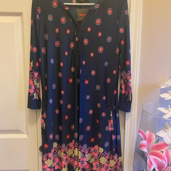 Navy floral button front split hem tunic - Picture 2 of 3